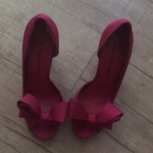 Pink pumps - Picture 2 of 4